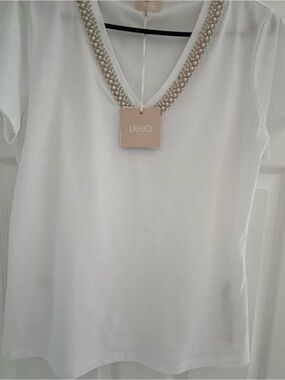 Liu Jo White Short-Sleeve V-Neck Top with Pearl-Trim
